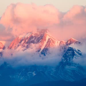 云里雾里雪山风景头像