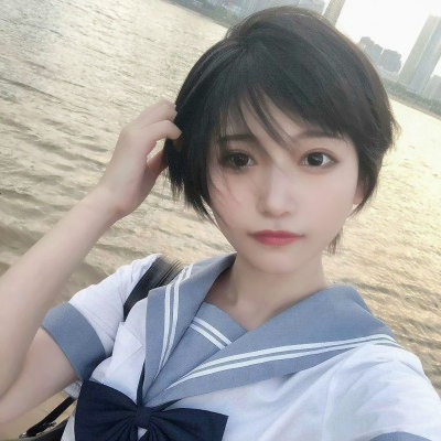 2025年潮流女生QQ头像