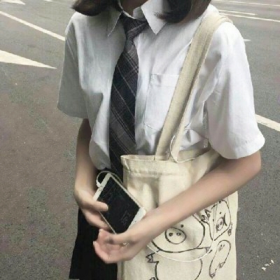 不露脸女生制服部位头像